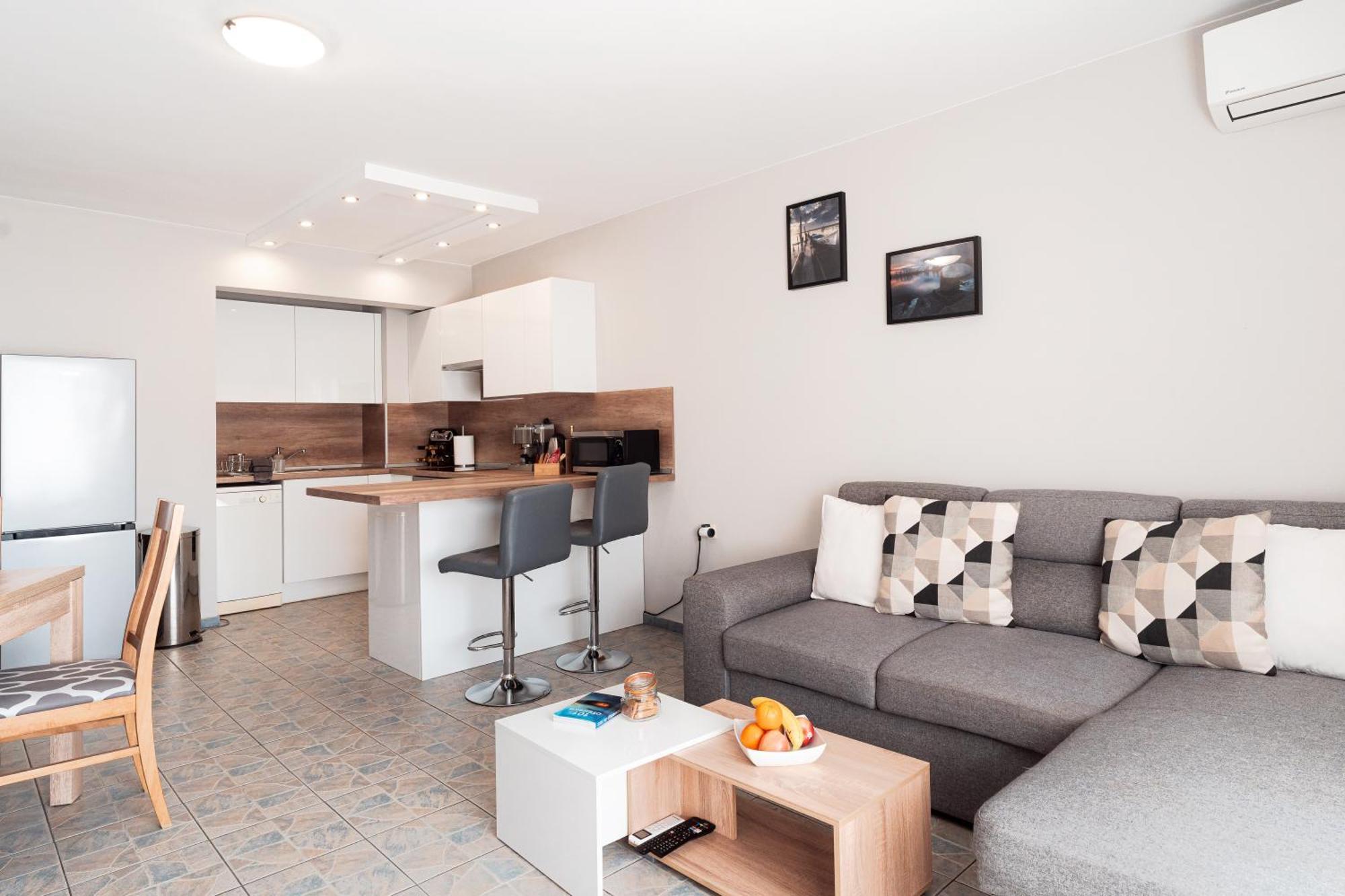 By Rv Apartment *